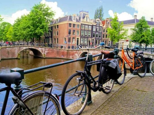 amsterdam-canaux-vélo