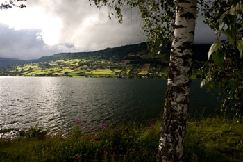 -fjord-et-nuages-orageux-Norvège