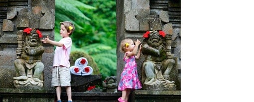 enfant-Indonésie-voyage-famille-visite-temple-guide-info