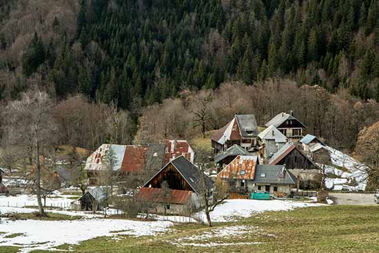 maisons-village-bauges-alpes