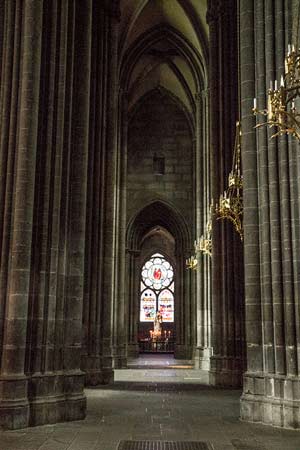 intérieur-cathédrale-clermont-ferrand