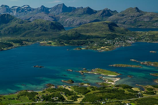 paysage-mer-montagne-pic iles-lofoten-norvege