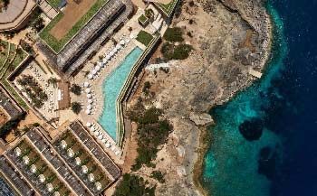 ibiza-hotel-famille-luxe-avec-piscine