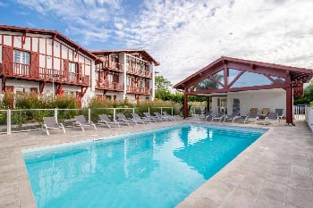 apparthotel-famille-pays-basque