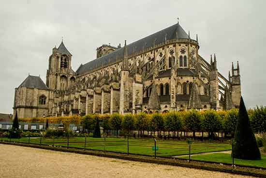 visiter-bourges-en-famille-cathedrale