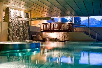 hotel-famille-ski-suisse-avec-piscine